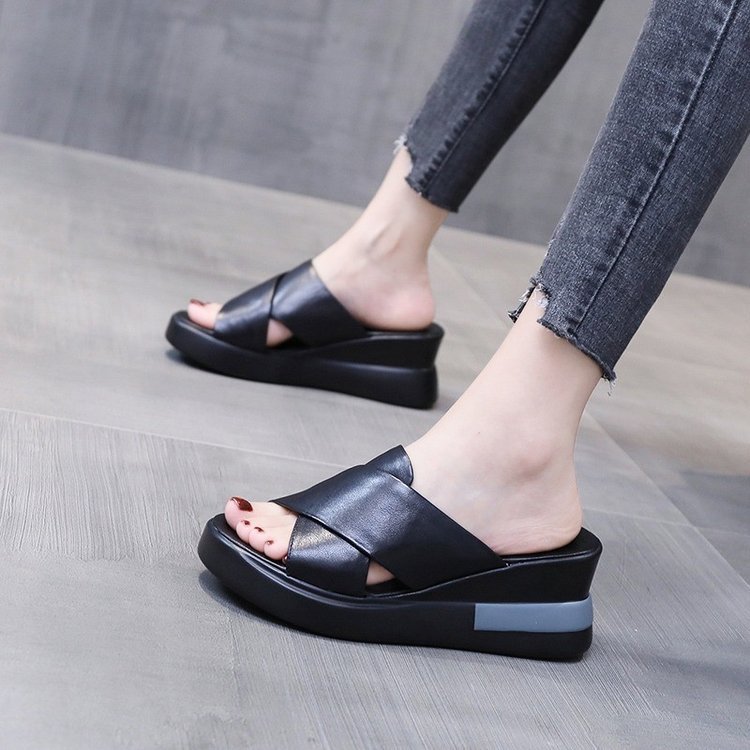 O1CN01antsYe1SQQWzilB9E_!!2211190852241-0-cib new flip flops ladies slippers cross-border - Image 1