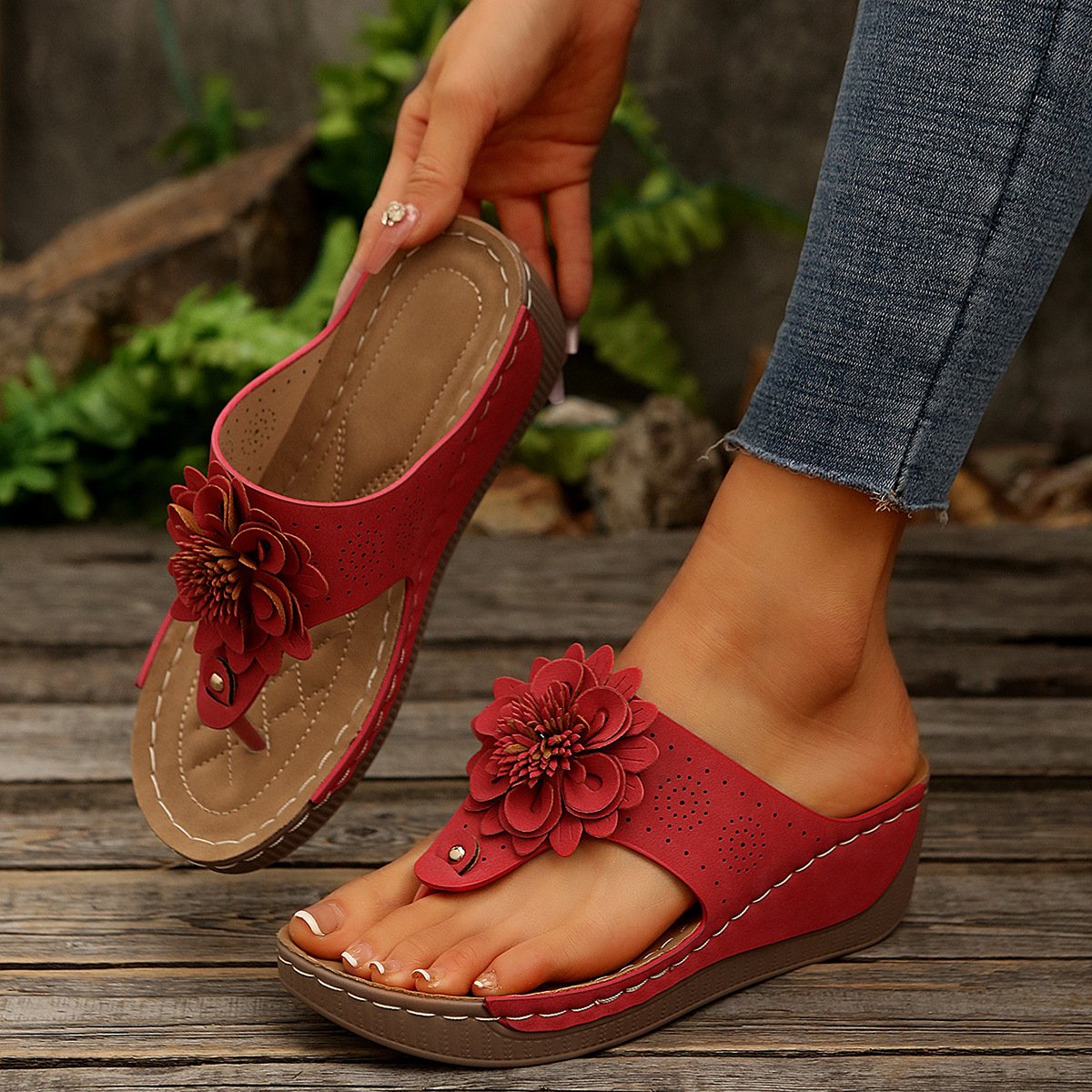 O1CN01bdrw6z1VtENyS0DkV_!!2215938862710-0-cib casual breathable flower sandals slippers for outdoor beach vacation - Image 1