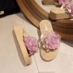 Small new fairy style wedge heel flip flops women summer fashion straw flower thick bottom pastoral holiday beach shoes - Image 7