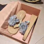 Small new fairy style wedge heel flip flops women summer fashion straw flower thick bottom pastoral holiday beach shoes - Image 4