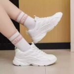 Mesh non-slip breathable running shoes for women - Image 3