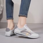 Korean casual single shoes, breathable soft sole, mesh, lightweight, classic style. - Image 2
