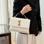 High-value women's handbag, - Image 9