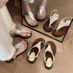 French-style niche design, elegant platform sandals for women, 2026 summer new style, wedge heel, metal buckle, toe-covering Roman sandals - Image 9