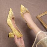 New high-heeled shoes with stiletto heels, mid-heels, and small heels, featuring a gold pointed toe, perfect for brides and traditional Chinese weddings. - Image 2