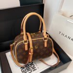 Early Autumn New Printed Boston Portable Elegant Women's Shoulder Crossbody Bag - Image 2