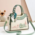 Mother's Day Gift Embroidered New Chinese Style Large-Capacity Handbag for Ladies, Elegant and High-End Crossbody Bag for Mothers - Image 3