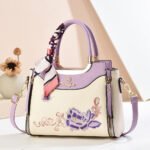 Mother's Day Gift Embroidered New Chinese Style Large-Capacity Handbag for Ladies, Elegant and High-End Crossbody Bag for Mothers