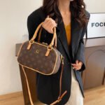 Early Autumn New Printed Boston Portable Elegant Women's Shoulder Crossbody Bag - Image 4