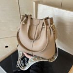 Cross-Border Women's High-End Versatile Bucket Bag 2026 New Model Wide Strap Shoulder Crossbody Bag Women's Handbag - Image 5