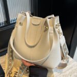 Cross-Border Women's High-End Versatile Bucket Bag 2026 New Model Wide Strap Shoulder Crossbody Bag Women's Handbag - Image 7