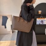 Cross-Border Fashion Women's Super Large Capacity Bag Tote 2026 Autumn and Winter Commuting New Single Shoulder Versatile Large Bag Mommy Bag - Image 4