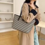 Cross-Border Fashion Women's Super Large Capacity Bag Tote 2026 Autumn and Winter Commuting New Single Shoulder Versatile Large Bag Mommy Bag - Image 5