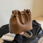 Cross-Border Women's High-End Versatile Bucket Bag 2026 New Model Wide Strap Shoulder Crossbody Bag Women's Handbag