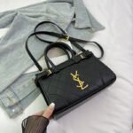 Chanel Style Atmospheric Light Luxury Fashion Casual Little Red Book Same Style Western Style All-Match Explosions Crossbody Shoulder Niche New Style - Image 4