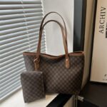 Large-Capacity Bag for Women, Commuter Style, Unique Tote Bag, 2025 New Model, Beautiful and Niche Trendy Shoulder Bag, Textured Women's Bag
