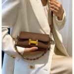 One-Shoulder Underarm Bag with a High-End Feel, Versatile Textured Crossbody Small Square Bag, Popular Chain-Style Korean Retro Niche Bag for Women