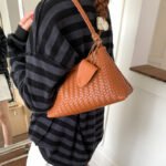 Fashion Woven Underarm Bag for Women, New Versatile Shoulder Handbag, Large Capacity Commuter Bag, Retro Style Bucket Bag
