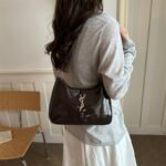2026 New High-End Women's Handbag, Patent Leather Bag, Mirror Surface Baguette Bag, Women's Underarm Bag, Casual Women's Bag - Image 9