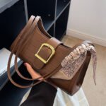 High-End Niche Design Women's Bag 2026 New Spring Versatile Fashion Shoulder Underarm Bag Trending Baguette Bag - Image 3