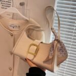 High-End Niche Design Women's Bag 2026 New Spring Versatile Fashion Shoulder Underarm Bag Trending Baguette Bag - Image 6