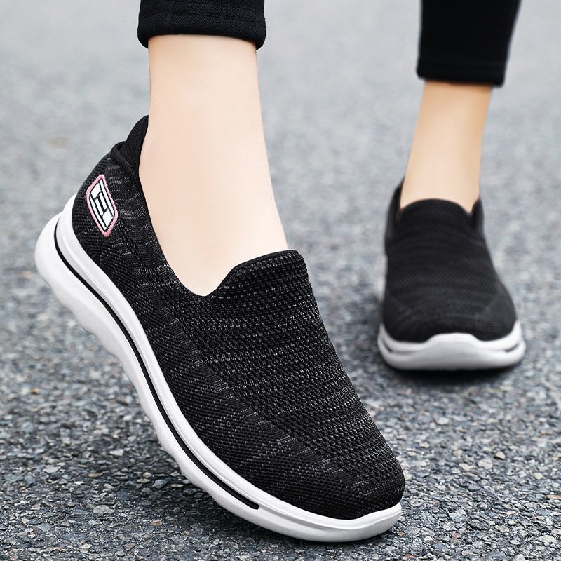 O1CN01xZAncO1fbxeTkE5Lm_!!2211408924026-0-cib 40 size slip-on flat shoes for the elderly, non-slip soft soles, woven surface brand women’s shoes - Image 1