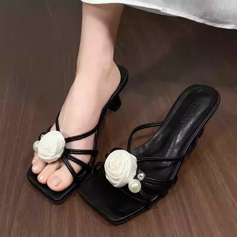 imgi_5_O1CN01xykxT01LDsScie9E5_!!2732351266.jpg_q50.jpg_ 39 SIZE BLACK Fashionable, exquisite and beautiful matching skirt thick-heeled sandals for women - Image 1